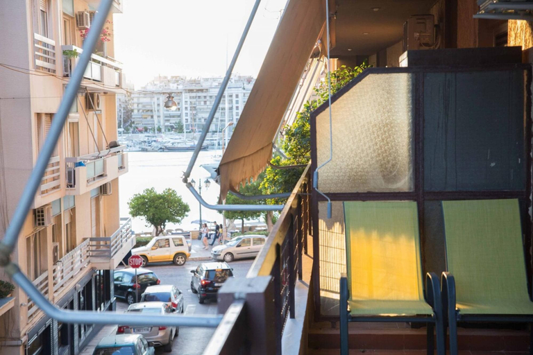 Room 5, Cozy Apartment With sea View Next to Marina Zeas, Attica