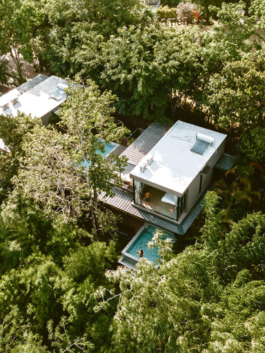Exterior 7