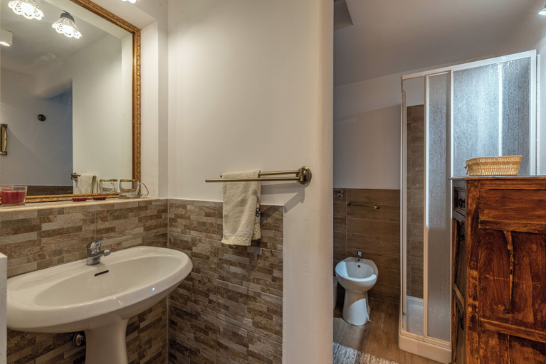 Bathroom 2, Casa Goethe delle Volte by Wonderful Italy, Palermo