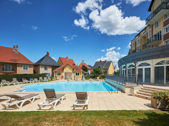 Pool 5, Residence Port Guillaume, Dives sur Mer, Calvados