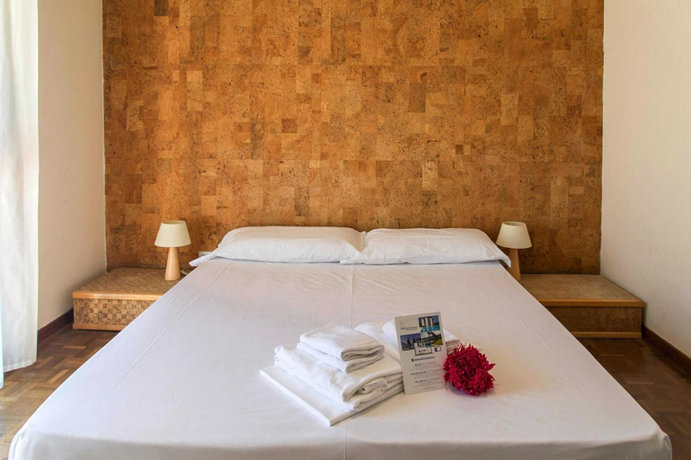 Room 5, Residence Moinca at Riva del Garda, Trento