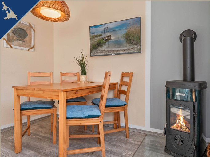 Dining 4, Ferienwohnung mit Kamin am Achterwasser in Lutow, Vorpommern-Greifswald