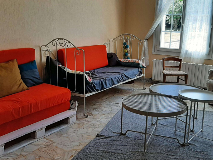 Living room 3, Family-friendly Holiday Home Near the Coast, Finistère