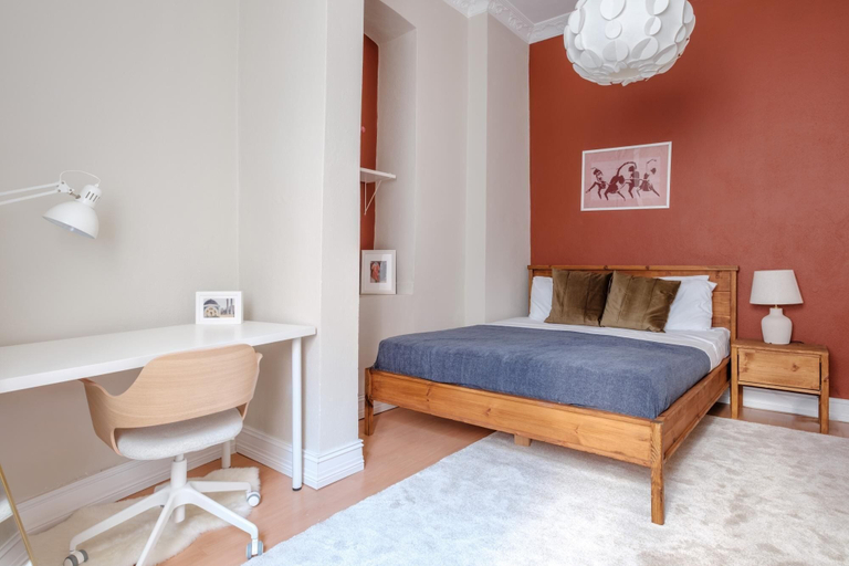Others 4, Chic Modern Flat w Balcony 5 min to Taksim, Beyoğlu