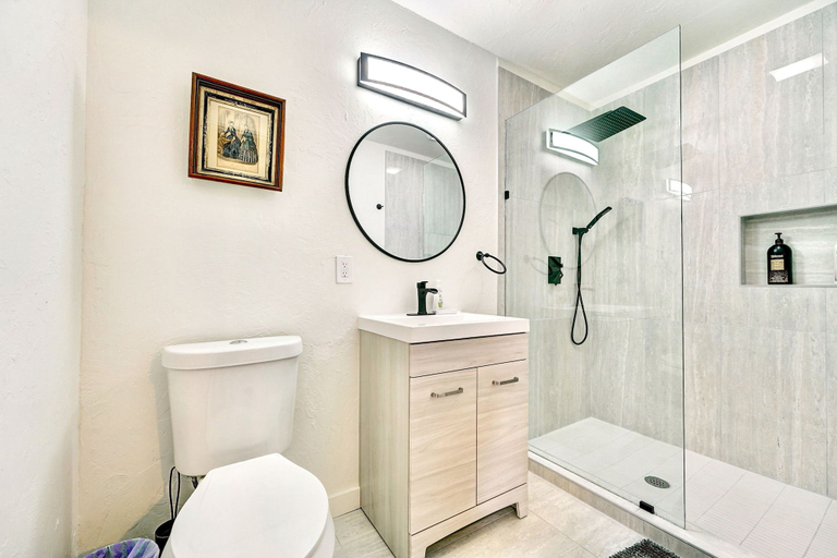 Bathroom 5, Stunning House In Convenient Location N Downtown, Oklahoma