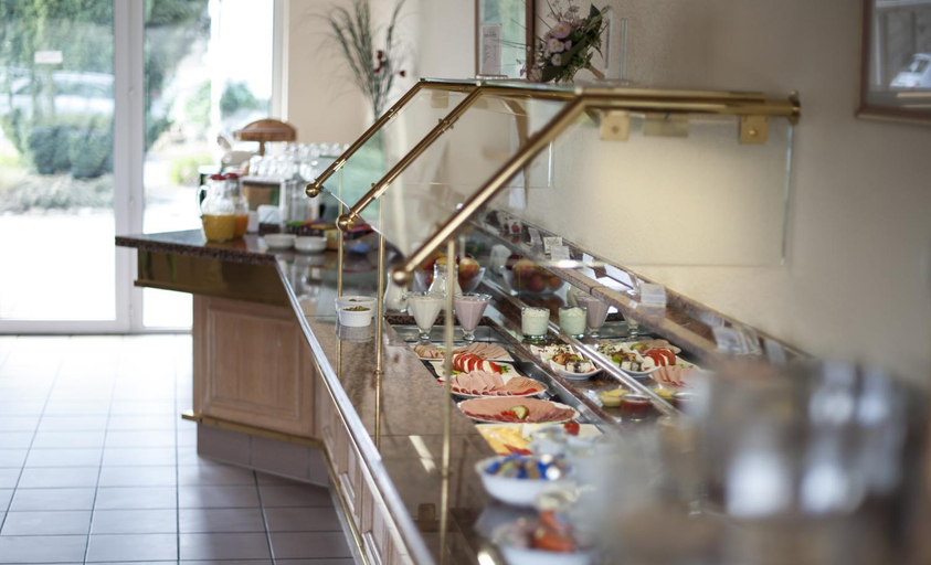 Food & Drinks 4, Hotel am Park - Krefeld - Dusseldorf - kuhle Zimmer, Viersen