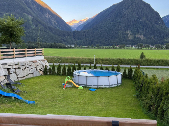 Exterior 2, Chalet in Neukirchen With Mountain Views, Zell am See