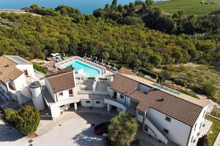 Pool 3, Apartment in Pedaso With Sea View & Pool, Fermo