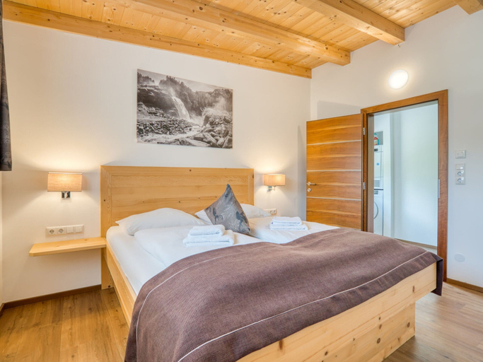 Room 4, Holiday Home in Neukirchen With Mountain Views, Zell am See