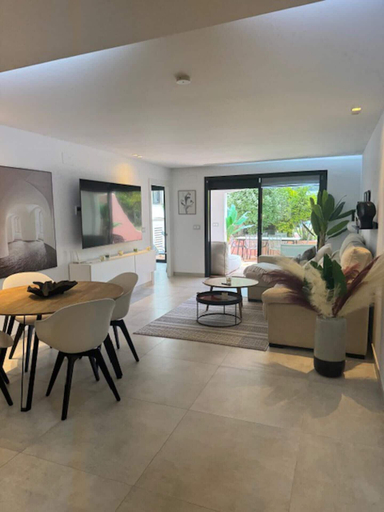 Others 3, Luxurious apartment in Puerto Banus Marbella, Málaga