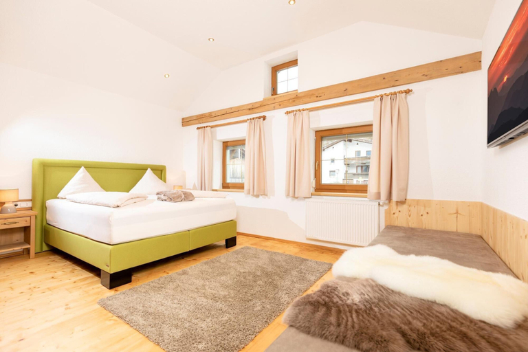 Room 3, Holiday Home in Strass With Mountain Views, Schwaz