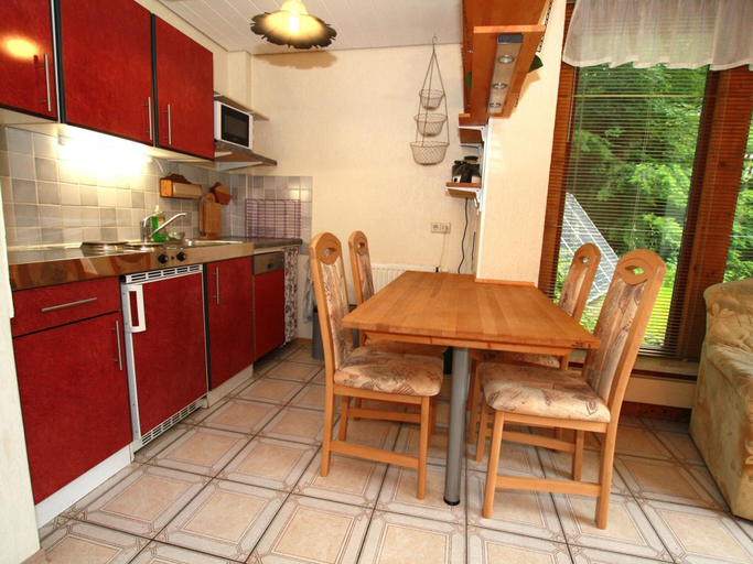 Private kitchen, Schone Ferienwohnung mit Terrasse, Altenberg, Sächsische Schweiz-Osterzgebirge