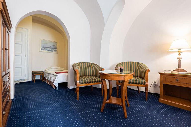 Bedroom 3, Hotel Romantik Eger, Eger