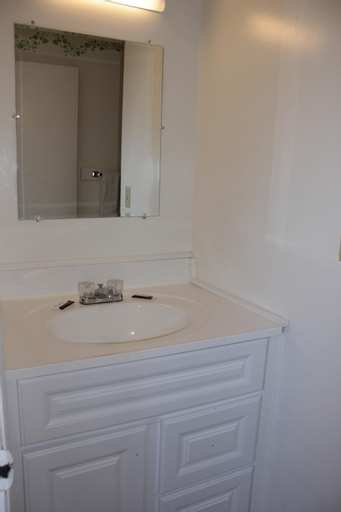 Bedroom 2, Flagship Motorcourt, Rockingham