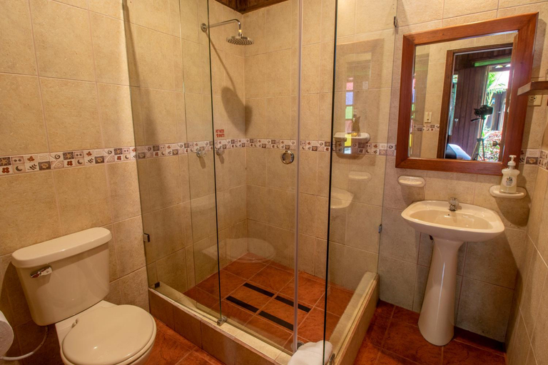 Bathroom 3, El Jardin Hotel & Restaurante, Pastaza