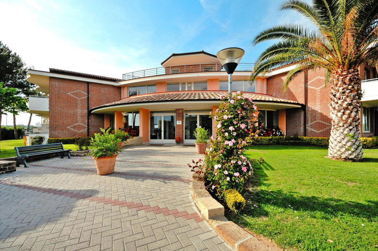 Others 4, Villa in Cecina Mare Near Sandy Beaches, Livorno