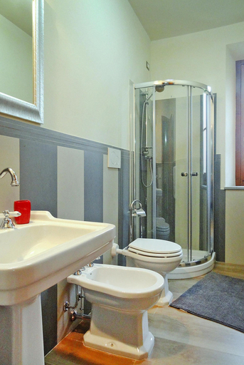 Bathroom, Alluring Apartment in Lamporecchio, Pistoia