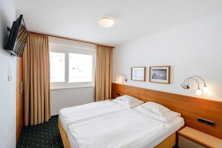 Room 2, Apartment in Obergurgl in the Mountains, Imst