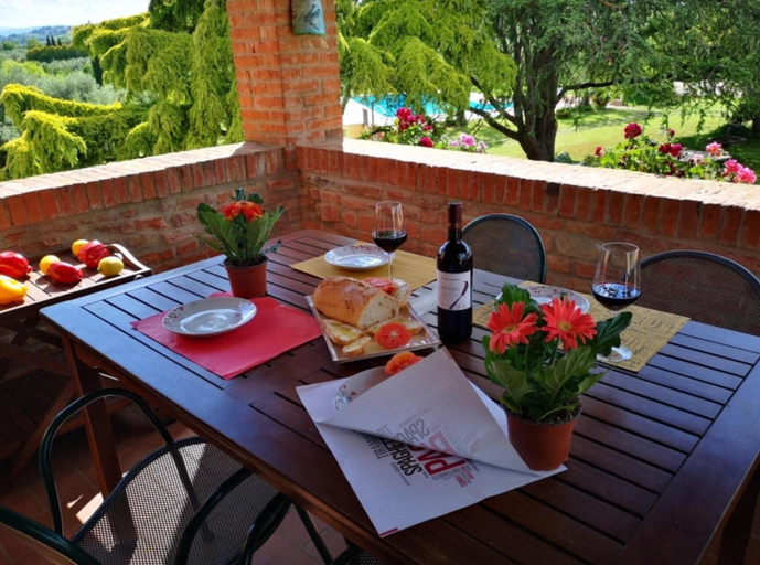Room 5, Mustard apt With Shared Pool, Perugia