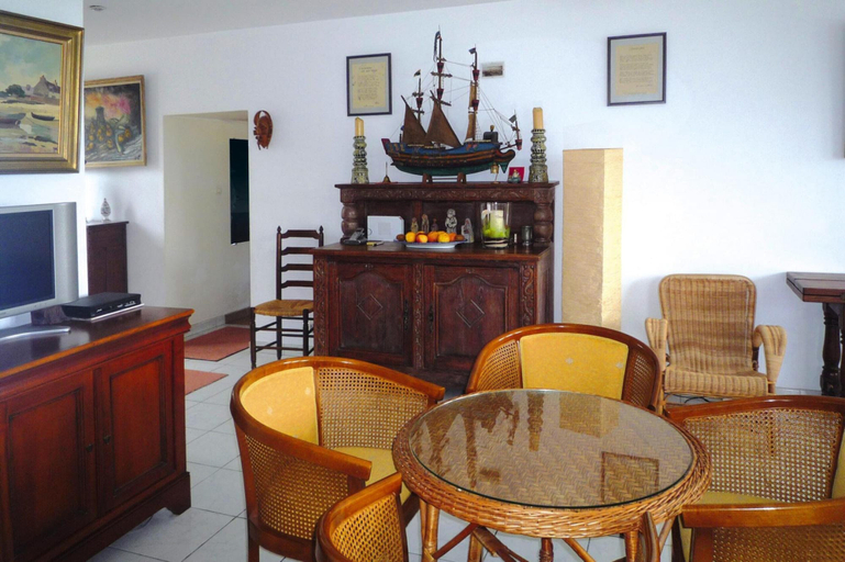 Dining 2, Holiday Home Trebeurden by Pink Granite Coast, Côtes-d'Armor