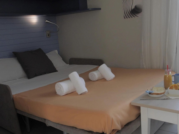 Room 5, Residence La Cote D'emeraude, Saint-cast-le-guildo, Terraced House for 4 People, Côtes-d'Armor