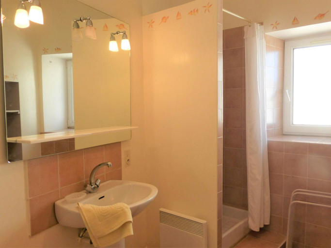Bathroom 3, Charming Stone House With Terrace, Gard