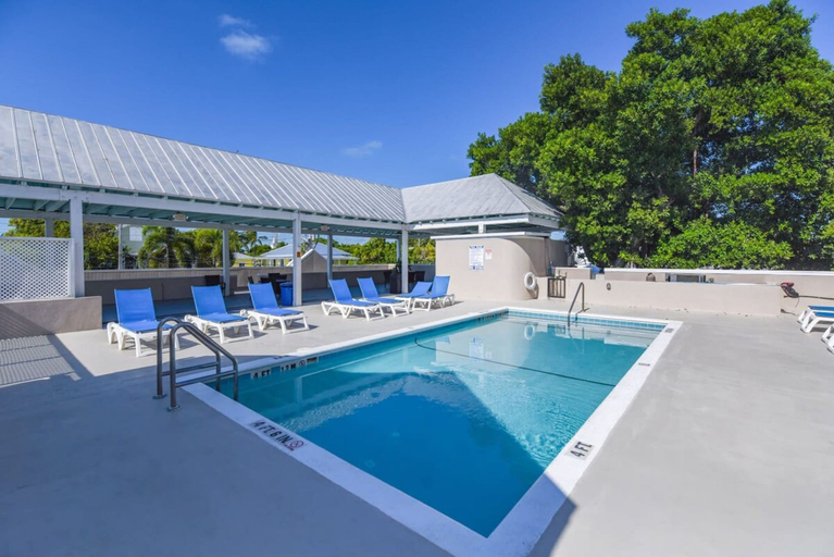 Room 5, Villa Positano by Brightwild Pool on Duval, Monroe