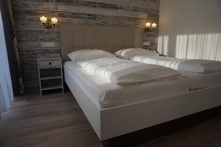 Bedroom 4, Hotel Diana Garni, Ostholstein