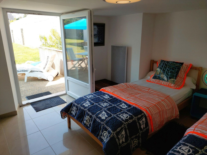 Others 3, Beachfront Apartment in Plouguerneau, Finistère