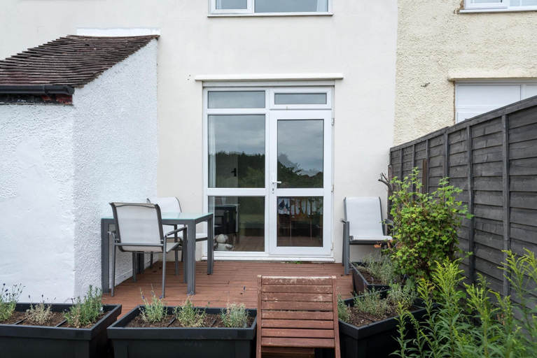 Others 5, Cheerfull 3-bedroom Home With Parking Garden, Oxfordshire