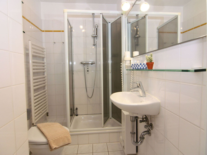 Bathroom 3, Appartementhaus Pinamar, Scharbeutz, Ostholstein