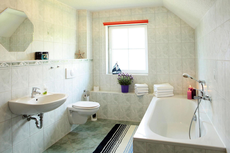 Bathroom 3, Ferienhauser am Kummerower See, Verchen, Mecklenburgische Seenplatte