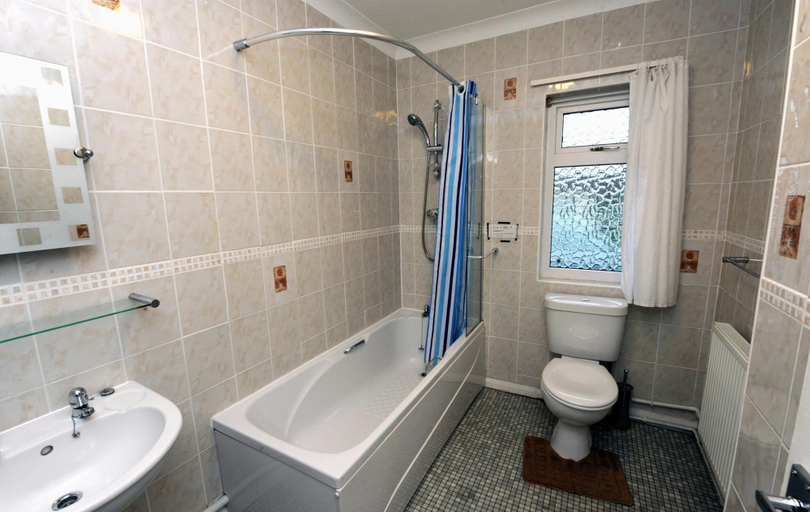 Bathroom, Glan Heulog - Near to Beach Pet Friendly, Pembrokeshire