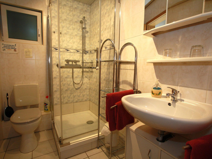 Bathroom, Schone Ferienwohnung mit Terrasse, Altenberg, Sächsische Schweiz-Osterzgebirge