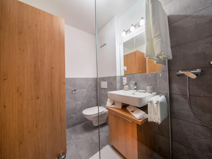 Bathroom 3, Apartment in Neukirchen by Wildkogelbahn, Zell am See