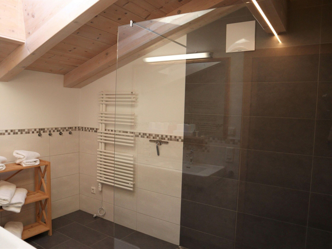 Bathroom 3, Chalet in Neukirchen near Wildkogel Arena, Zell am See