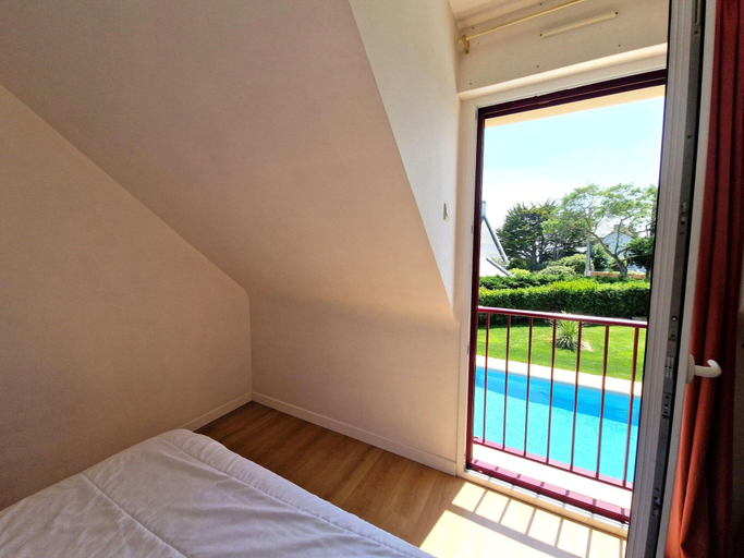 Others 4, Holiday Villa With Pool in Sarzeau, Morbihan