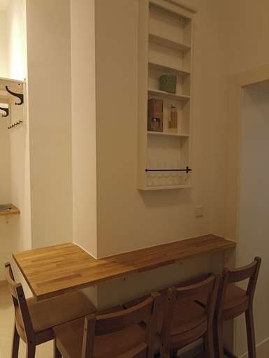 Dining 3, 170sqm With Private Garden, 9 Bedrooms, 2 Kitchens, Wien