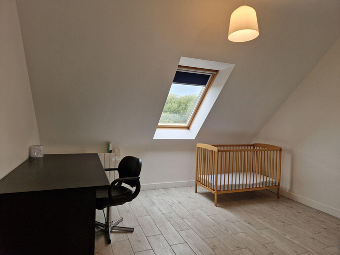 Room 5, Comfortable Holiday Home, Near Goelo Coast, Pordic, Côtes-d'Armor