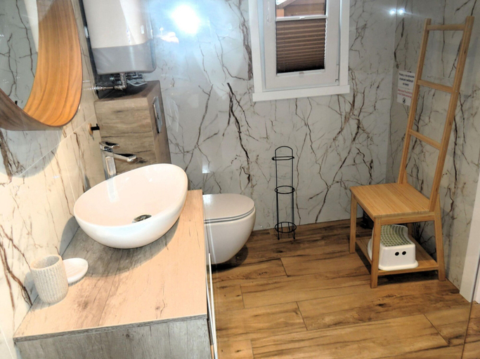 Bathroom 5, Comfortable Holiday Homes, Close to the sea, Kamień