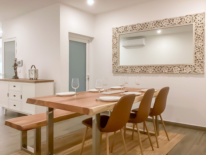 Room 5, Modern Beautiful Pool And Sea Apt Qawra, Saint Paul's Bay