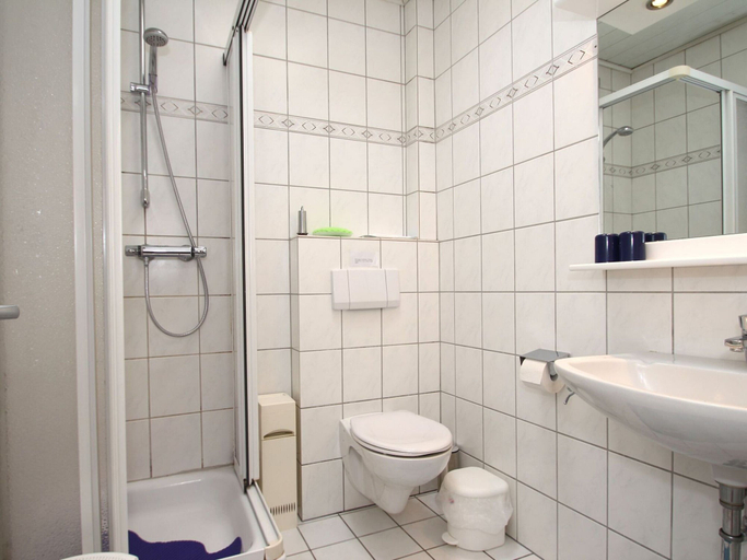 Bathroom 3, Holiday Bungalow in Dornumersiel, Aurich