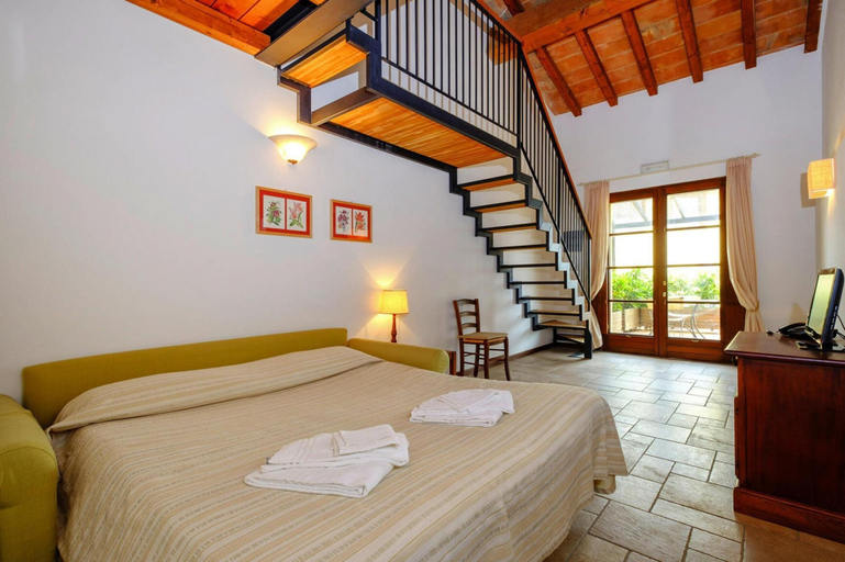 Room 5, Piombino Apartment With Terrace, Livorno
