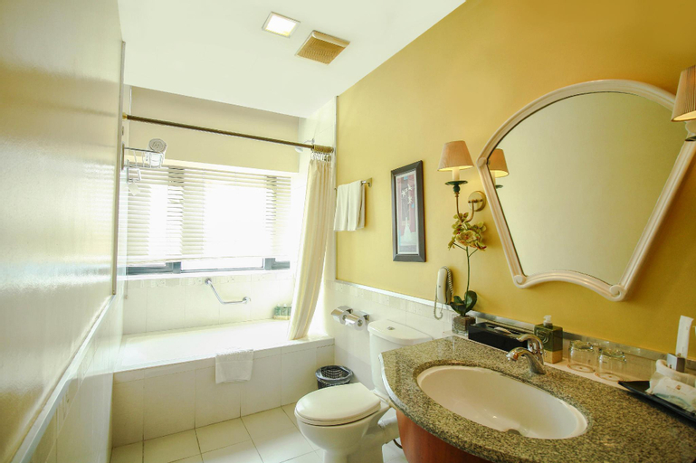 Bathroom 26
