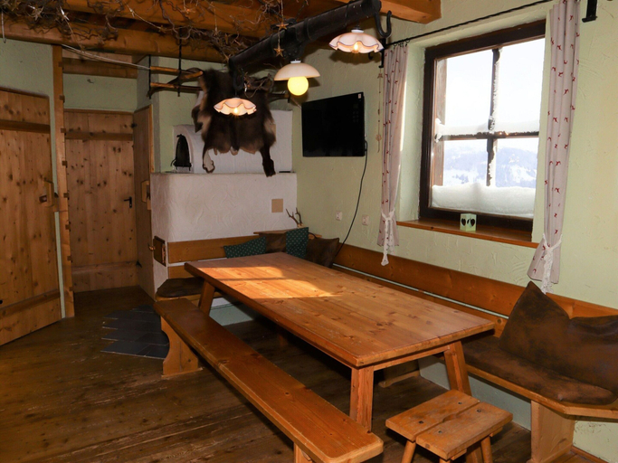 Others 5, Cabin in Brixental by Ski Lift Access, Zell am See