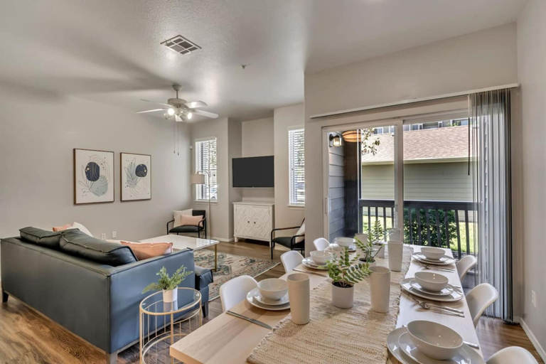 Room 1, L189 at Mountain View by CDH, Davis