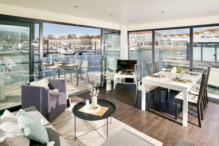 Dining 3, Hausboot in Boltenhagen, Nordwestmecklenburg