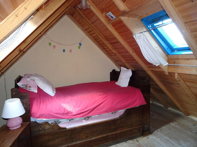 Room 4, Beachside Holiday Home in Beuzec-cap Sizun, Finistère