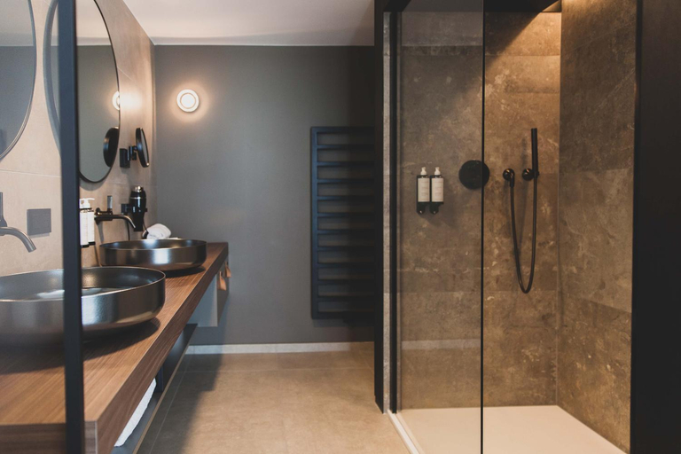 Bathroom 4, Roannay - Francorchamps, Liège