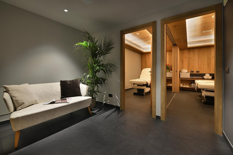Bedroom 3, Hotel Bucaneve, Sondrio